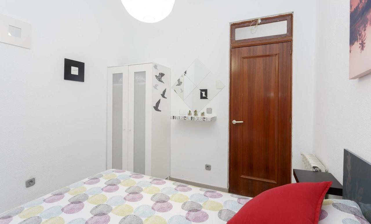 Latina Apartment Мадрид Екстериор снимка