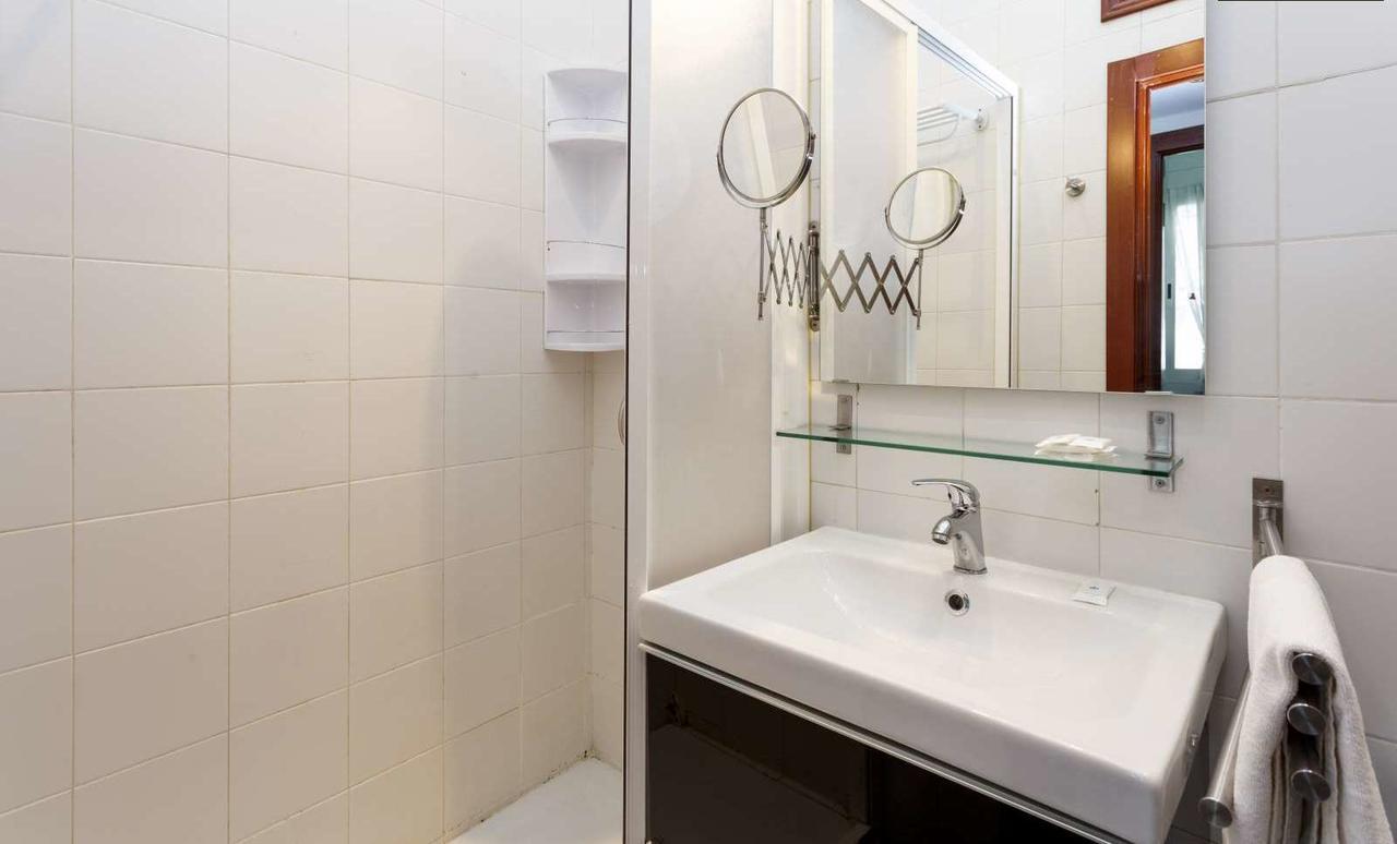 Latina Apartment Мадрид Екстериор снимка