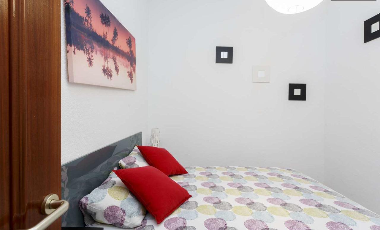Latina Apartment Мадрид Екстериор снимка