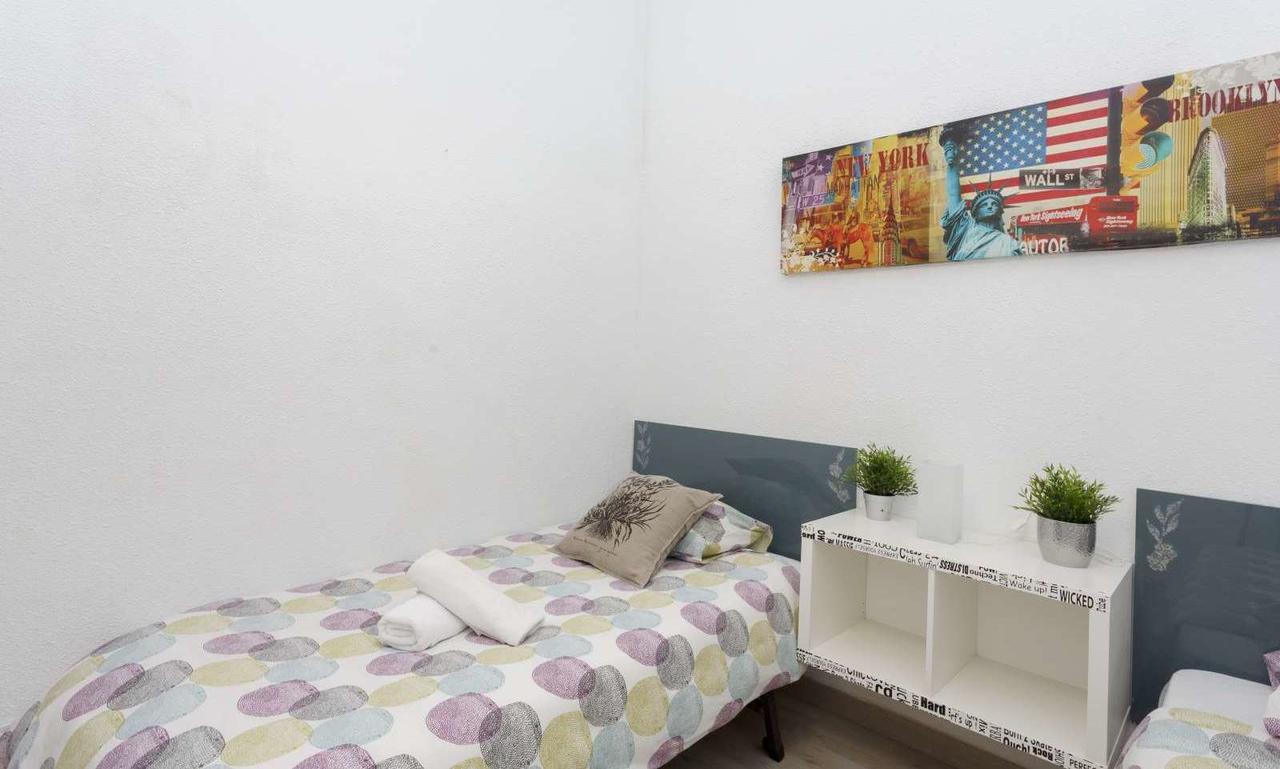 Latina Apartment Мадрид Екстериор снимка
